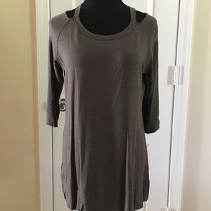 Lisa Rinna Cold-Shoulder “Look” Tunic